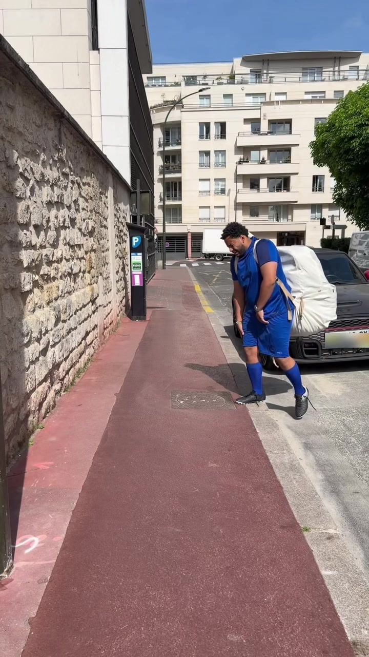 @Nico_l&agrave;