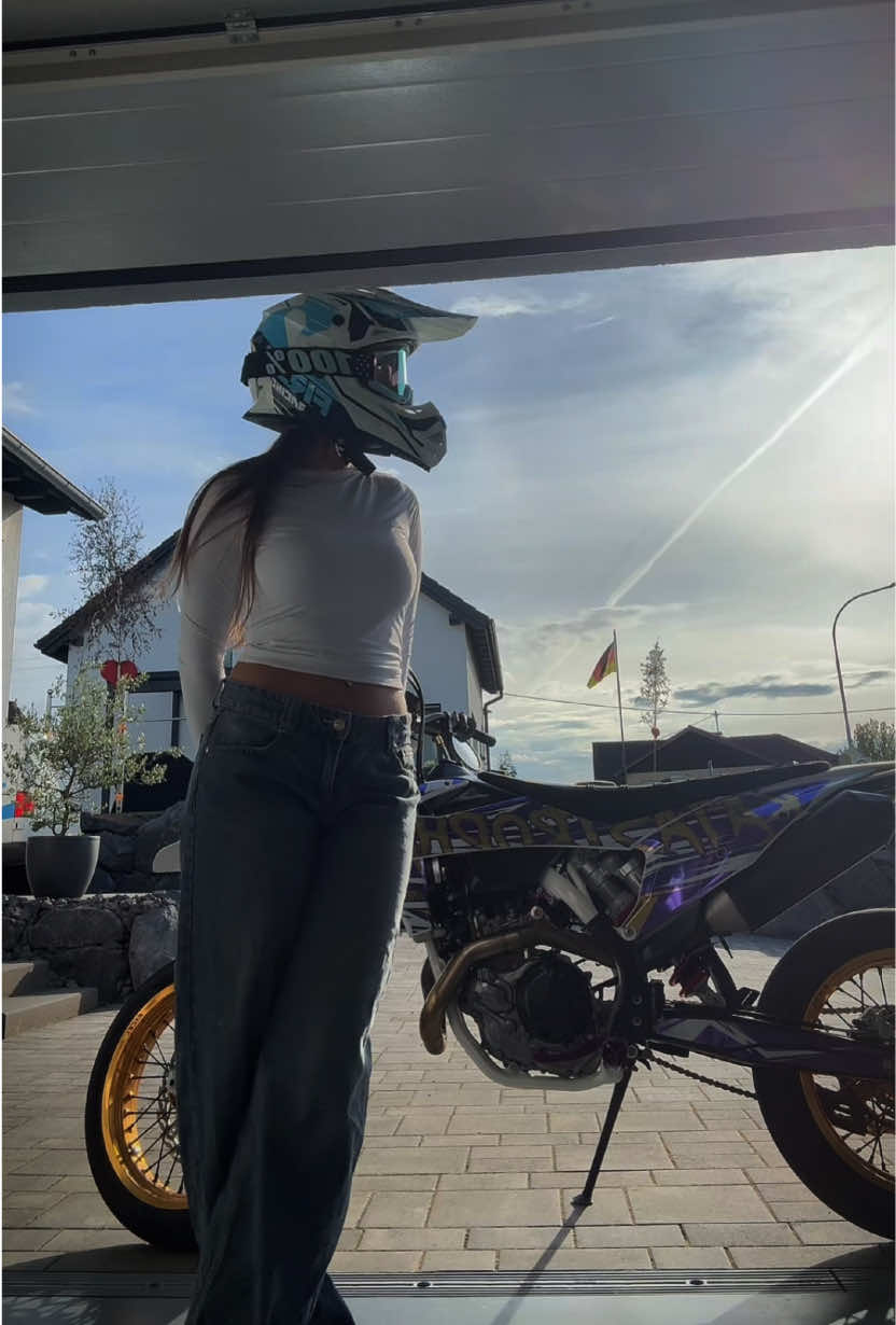 @Lara