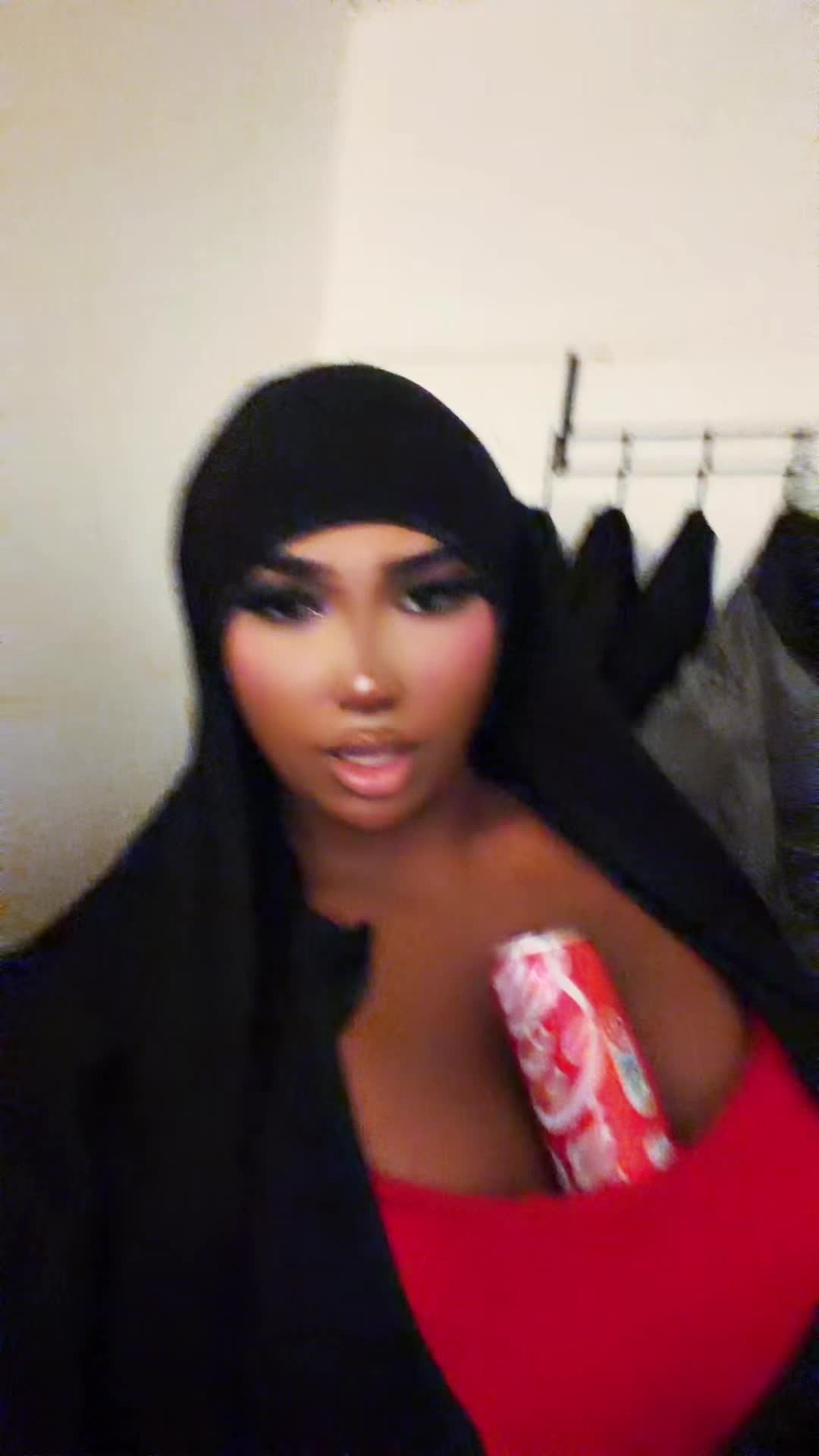 @🫦