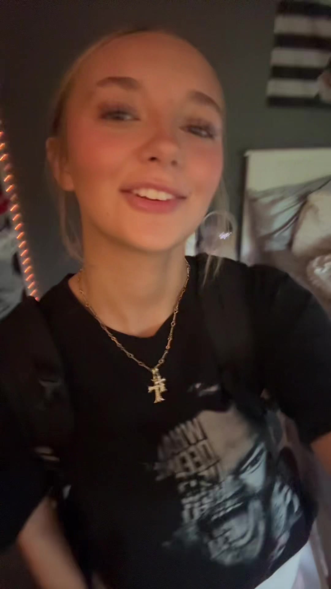 @✩