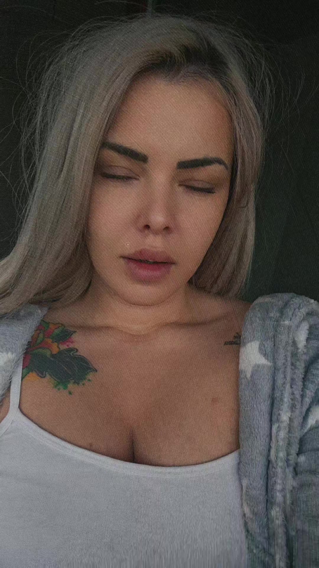 @Leaa23