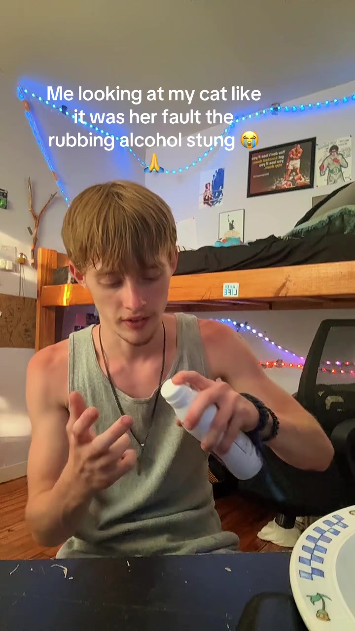 @Your_local_dirty_blonde17
