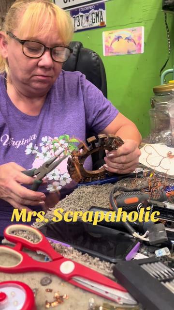 @Scrapaholic