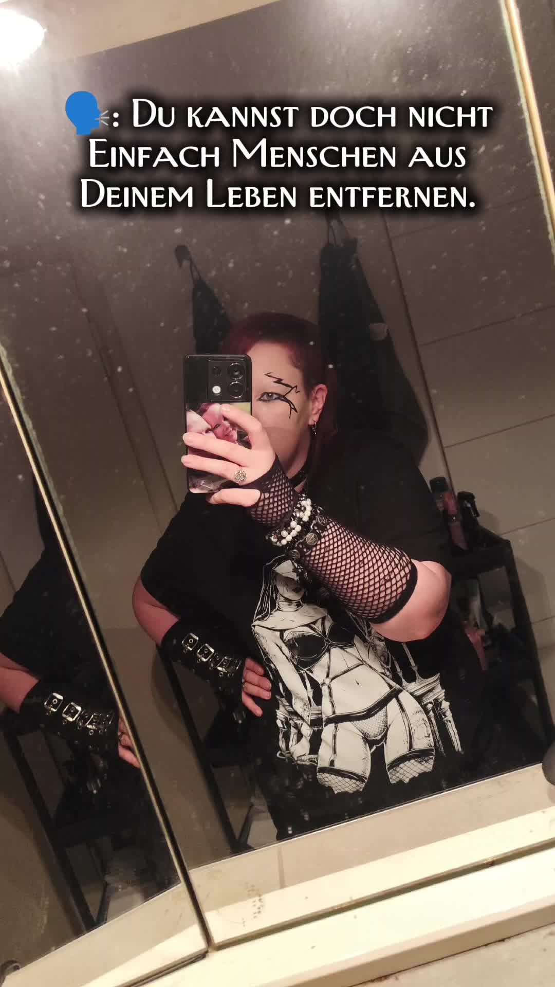 @Charlene 🖤🌹🦇