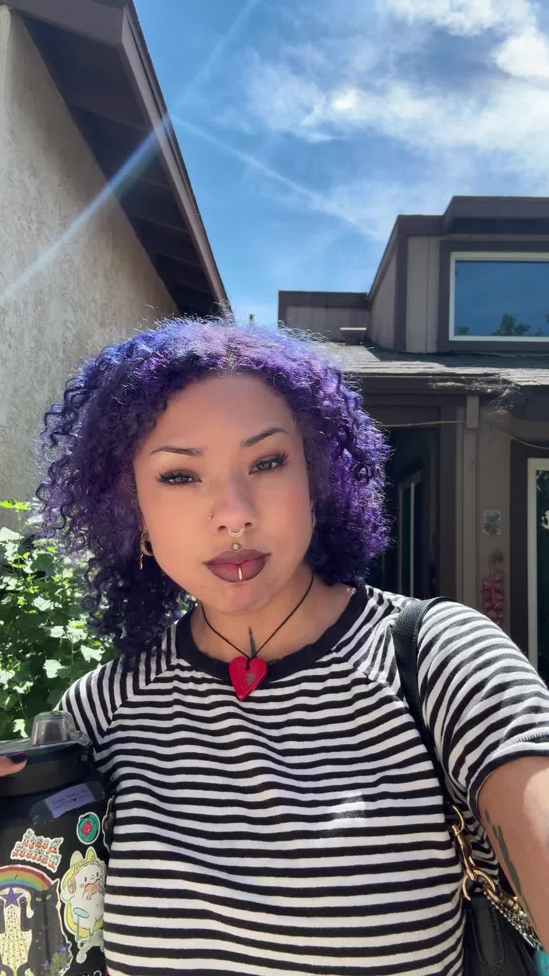 @thegirlinurphone