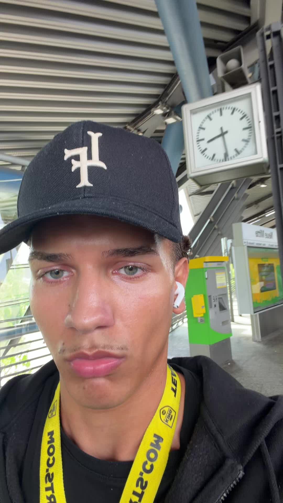 @JJ
