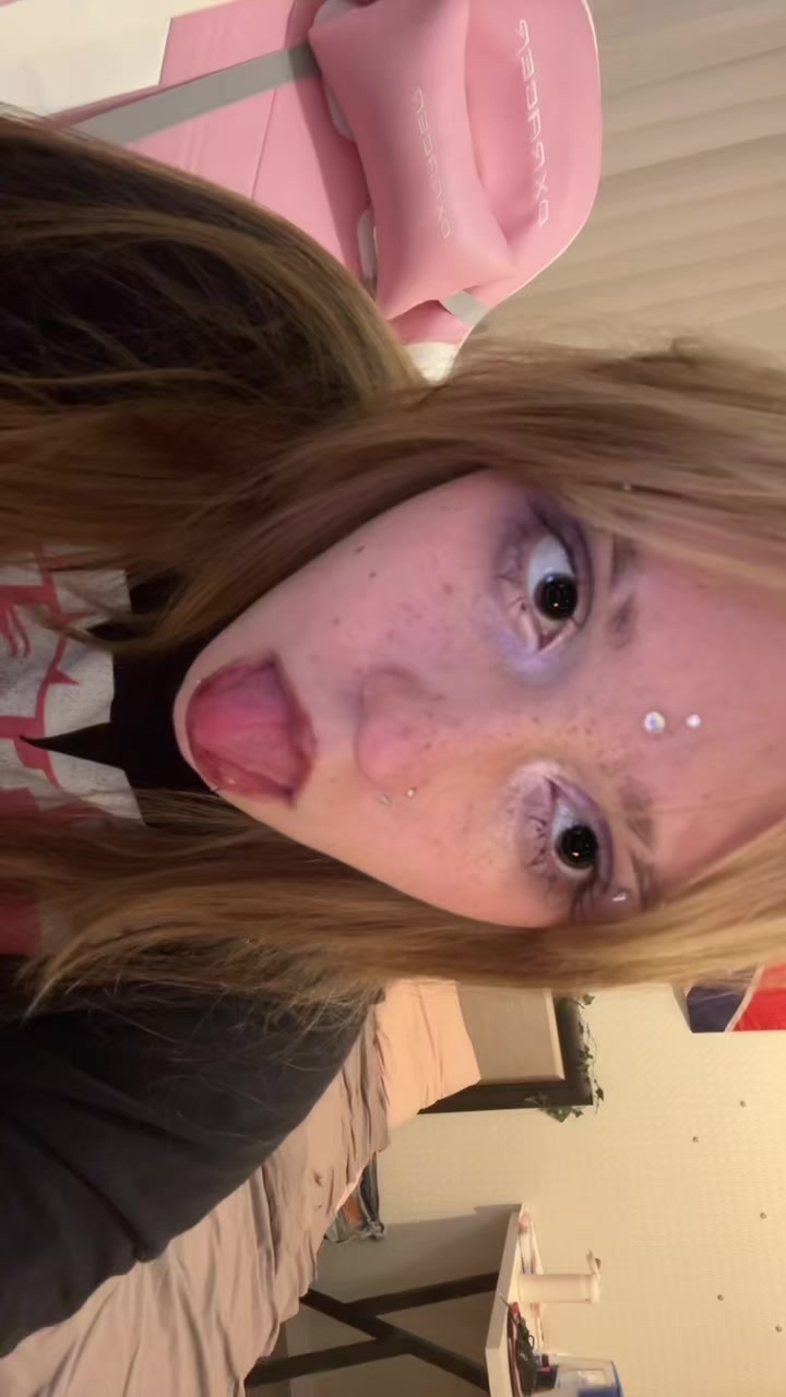 @:D