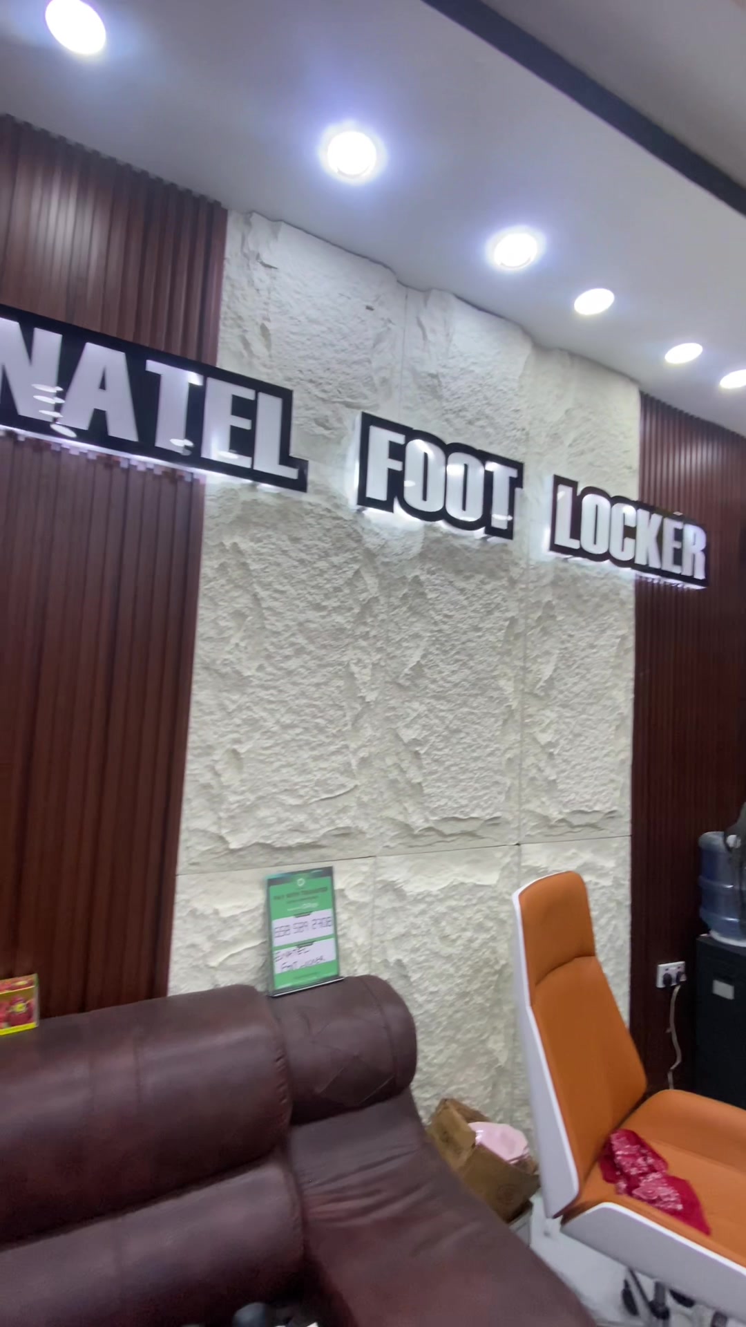 @Enatel Foot Locker