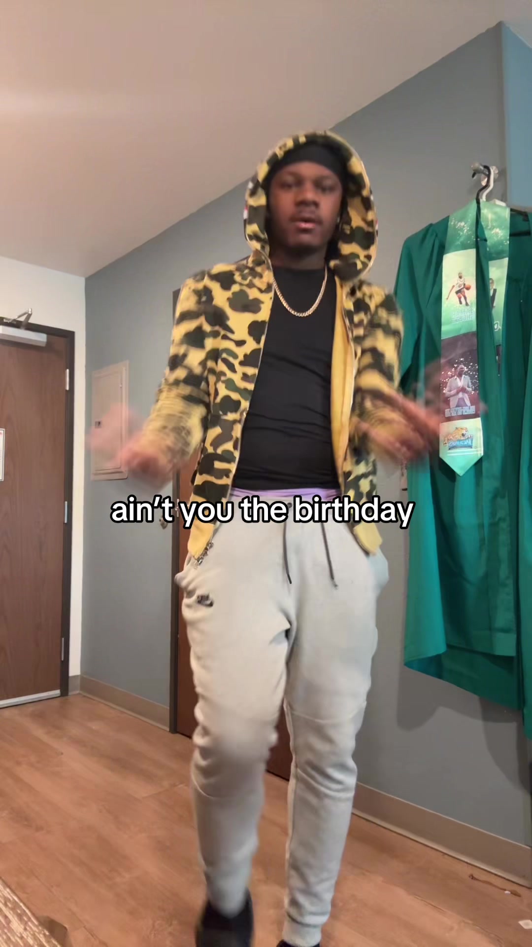 @Mr. 🐎