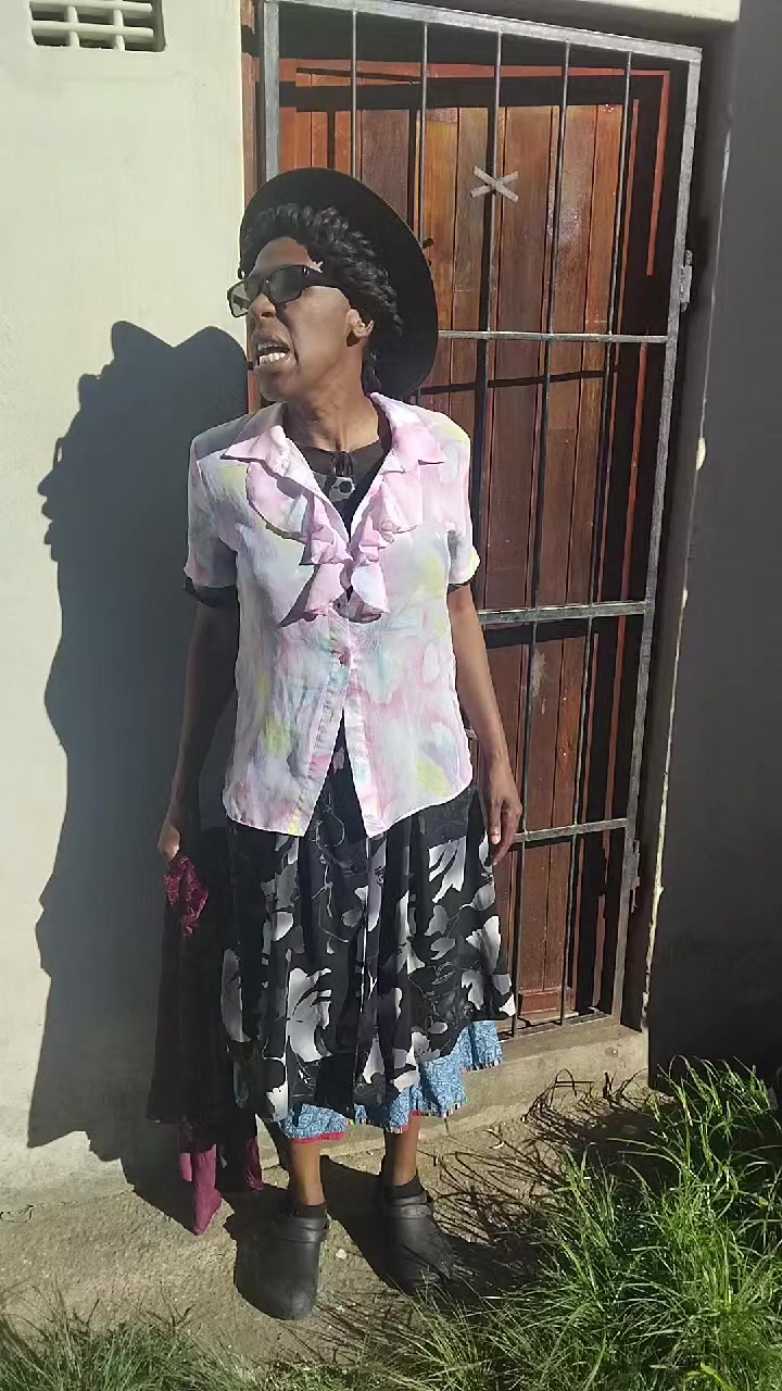 @Nqanqa