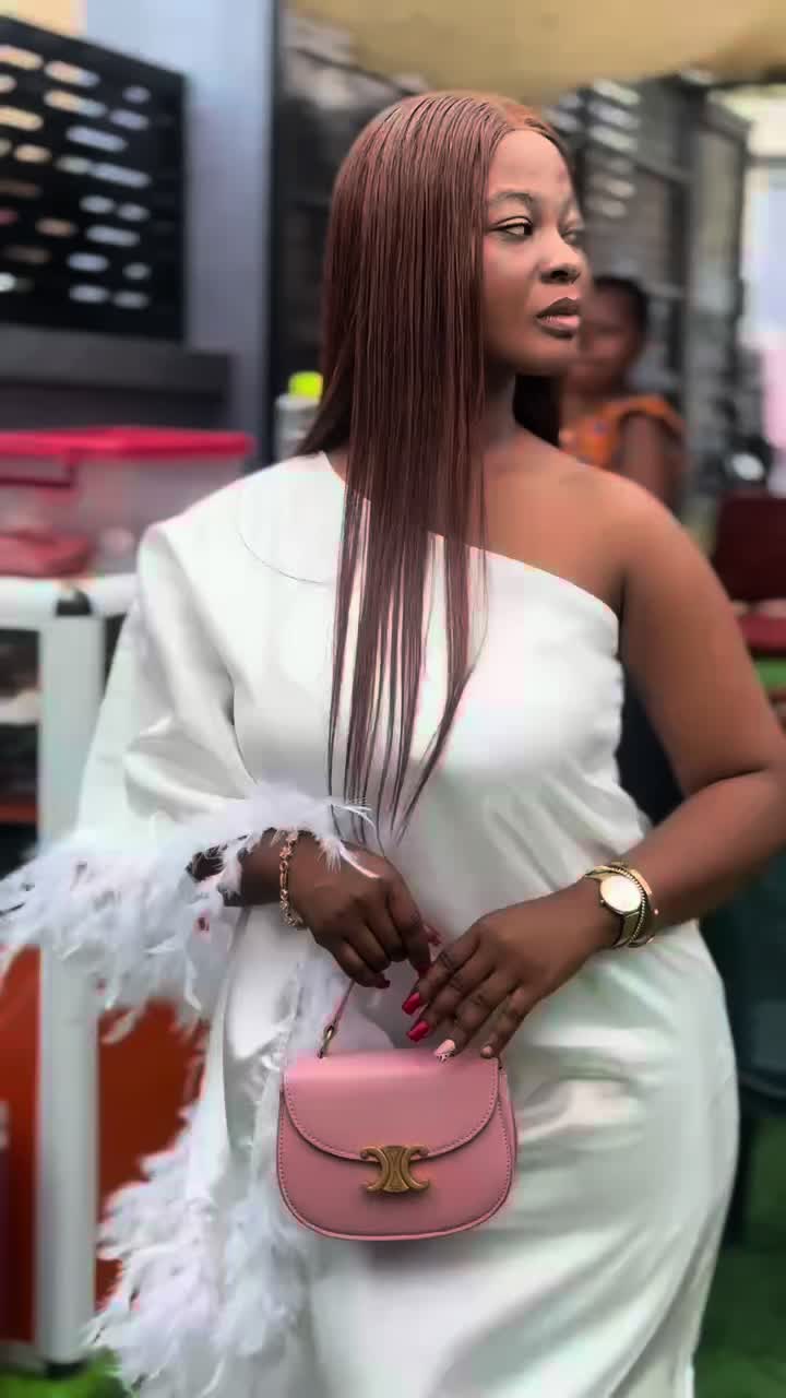 @EFYA,S COUTURE✂️🧵
