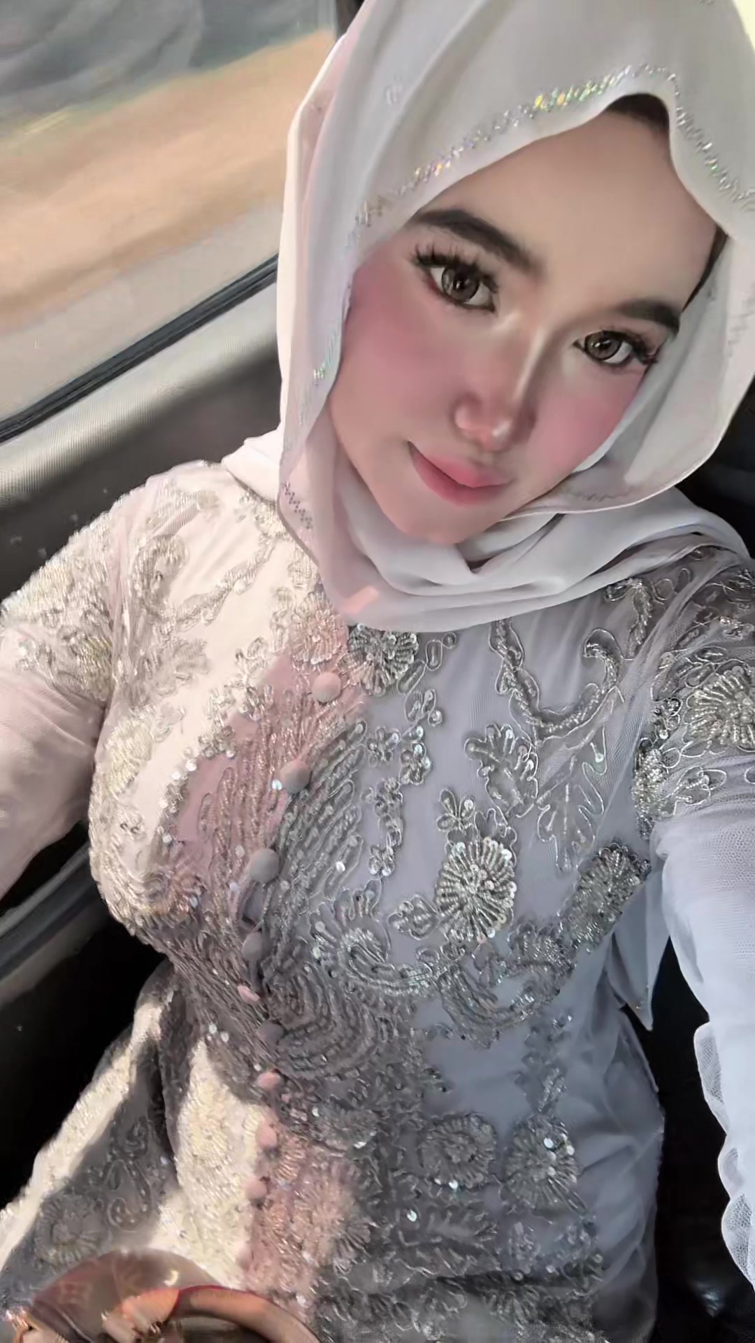@nia