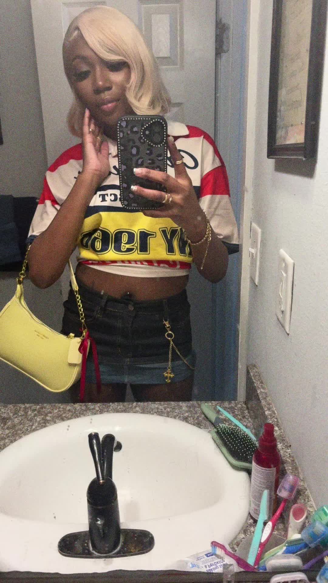 @taniyaa.