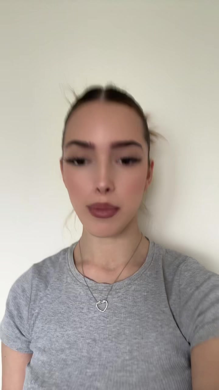 @3l3na