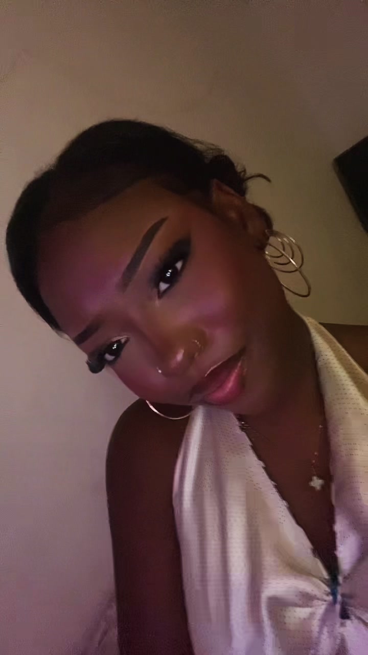 @q🍫