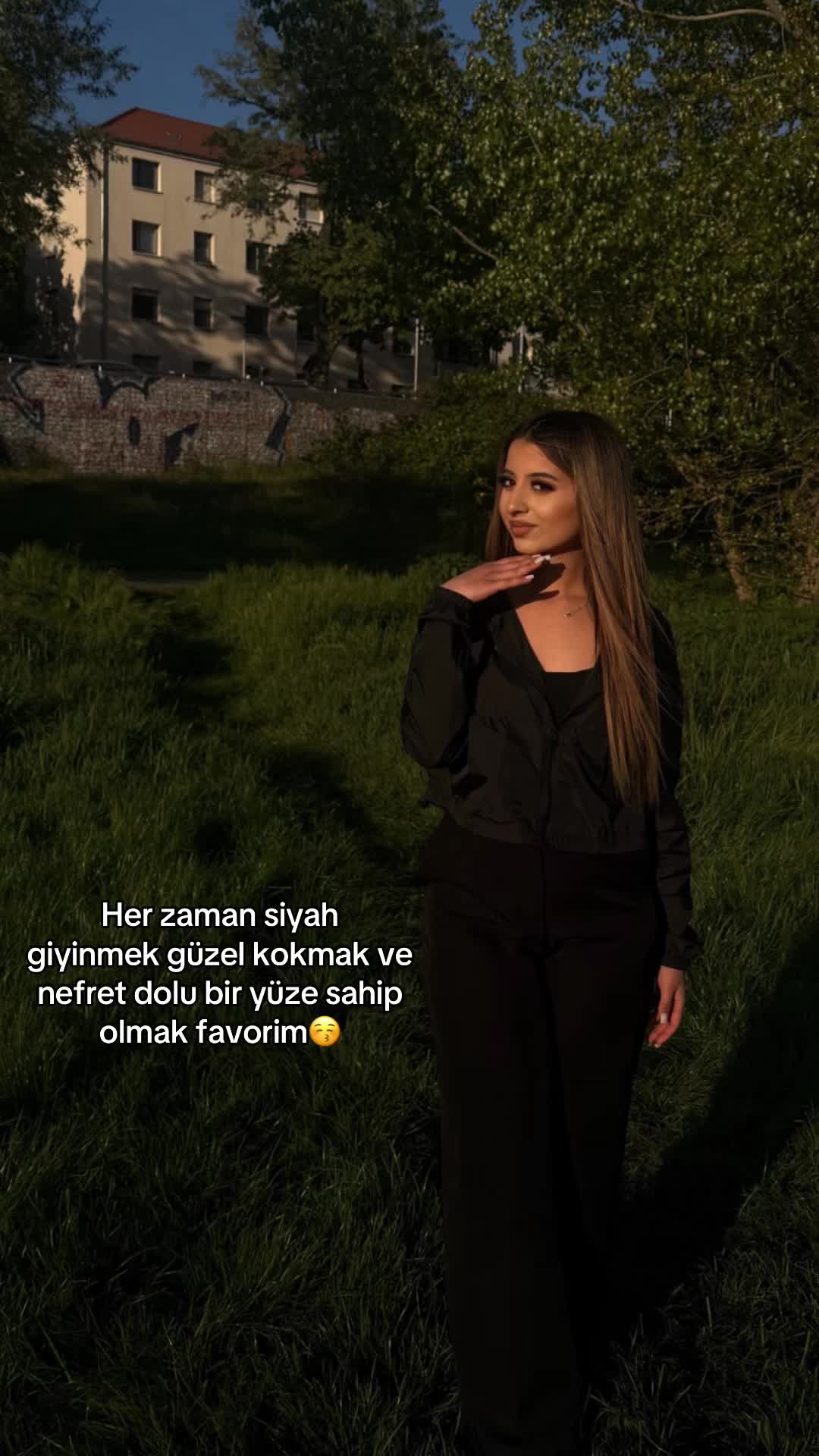 @𝓡