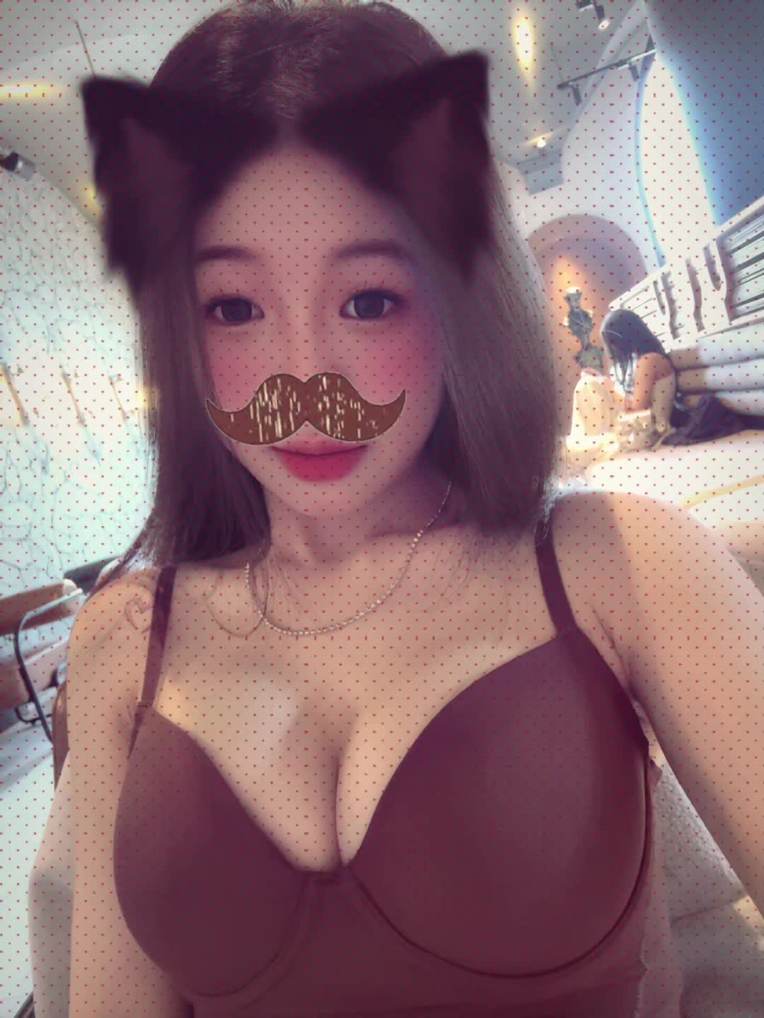 @𝕋𝕙𝕒𝕟𝕙 𝕍𝕪