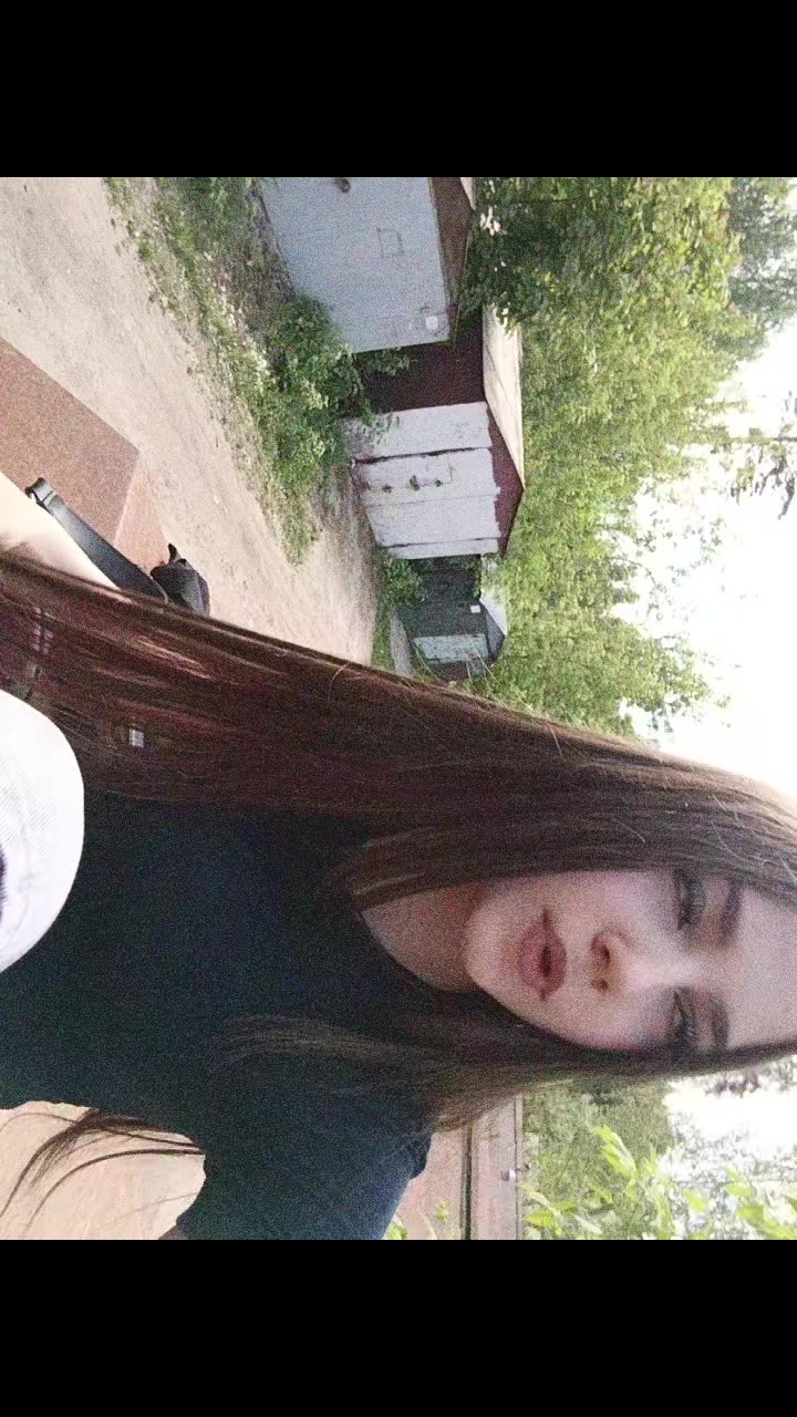 @Каролина