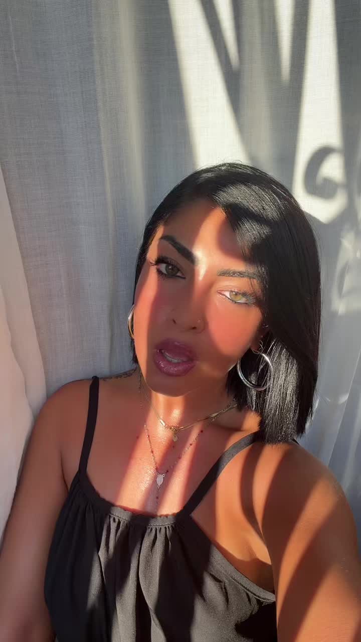 @Ilaria_