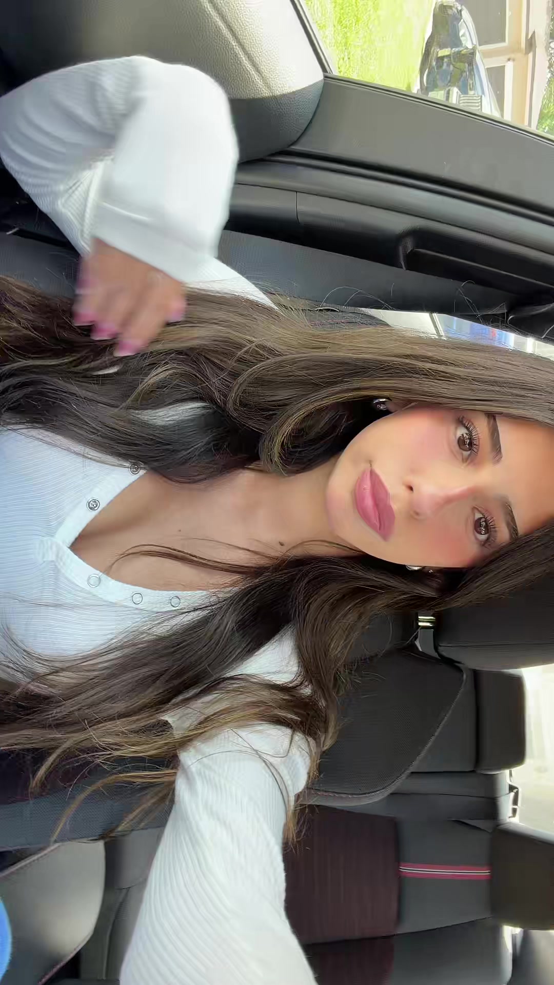 @bella