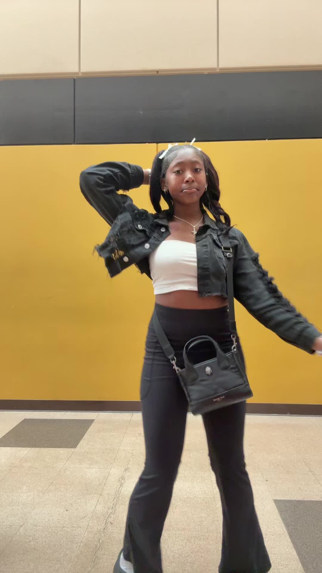 @rockoutzari_