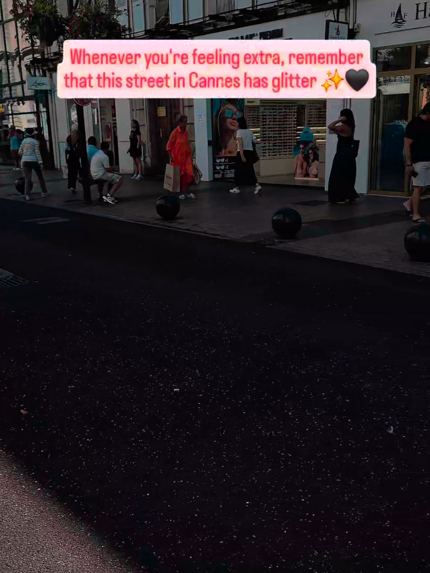 @Gabriela 🍭🦋