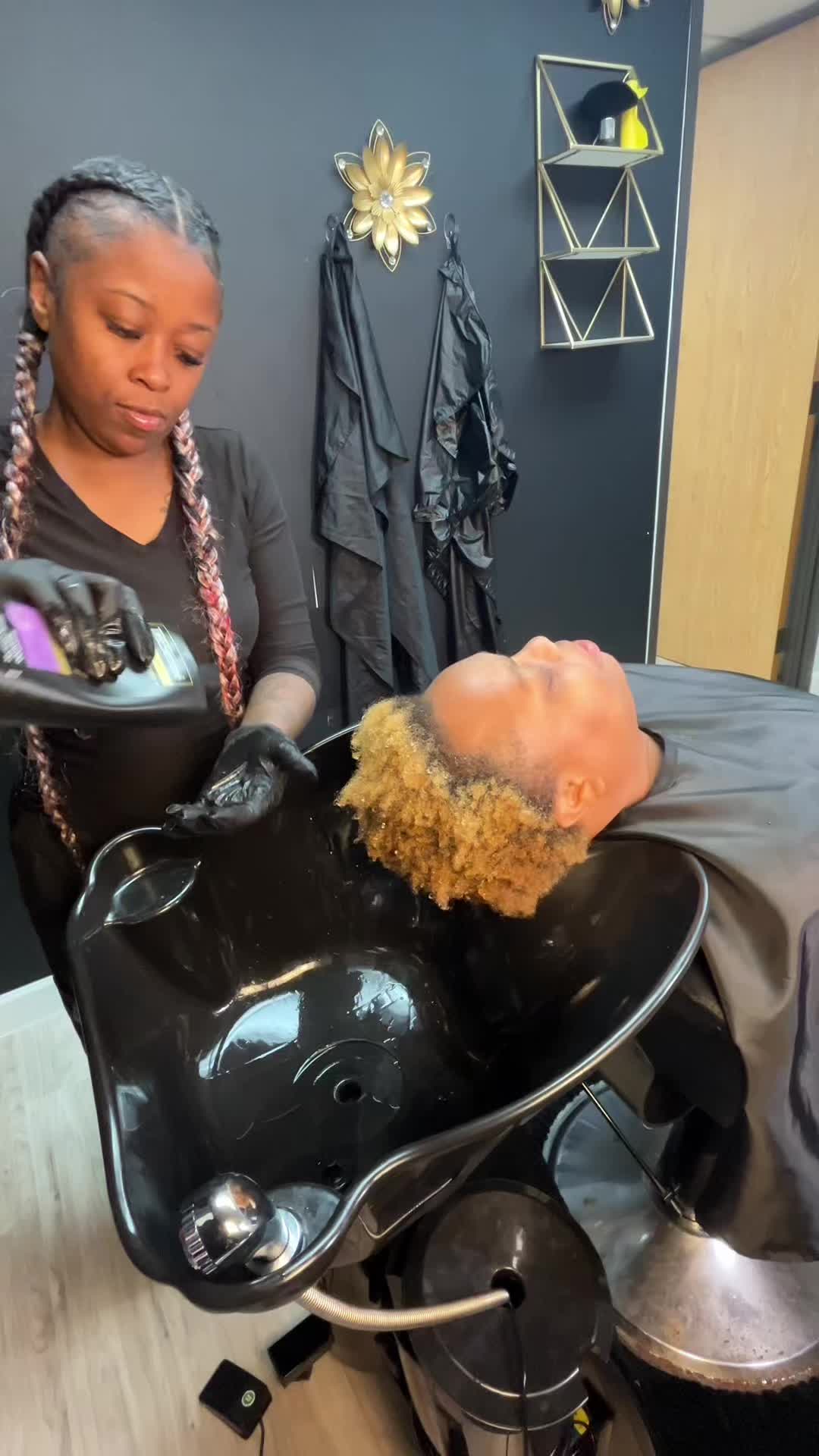 @Houston&rsquo;s Braider/Lash Tech