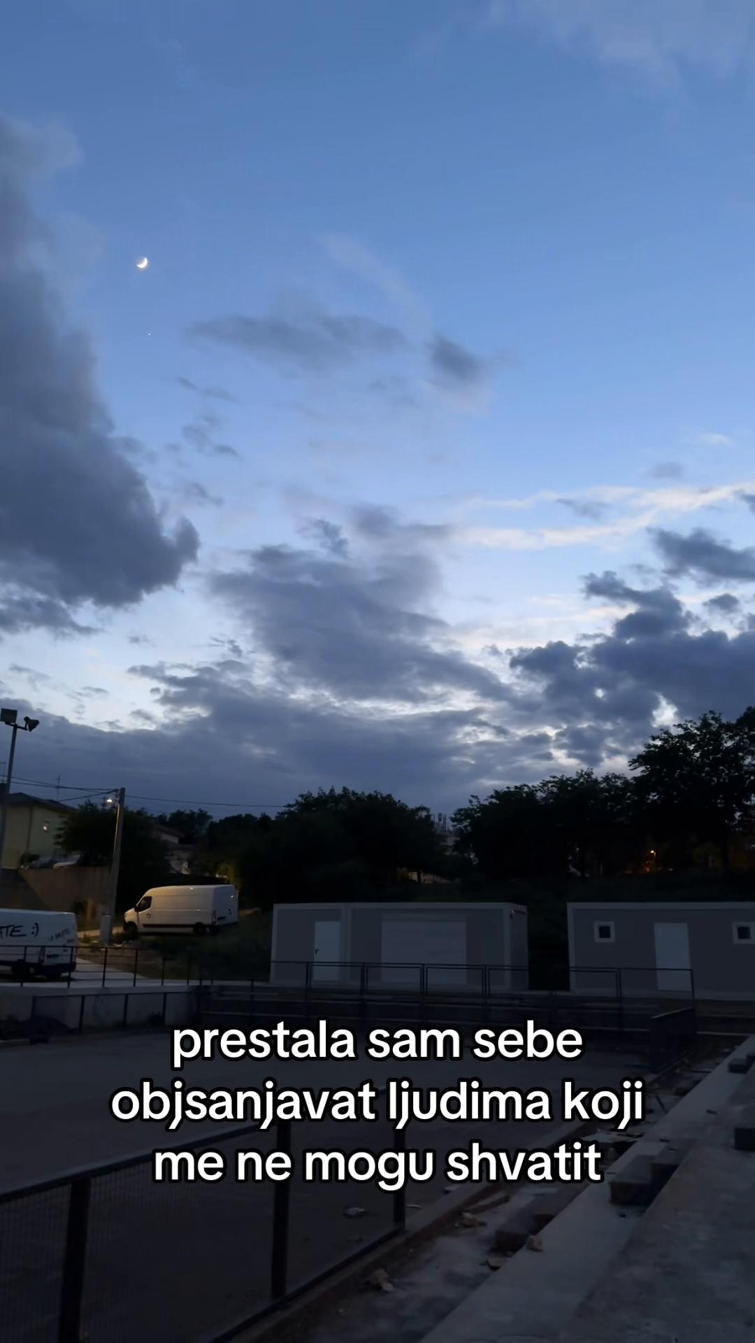 @😶🌫️