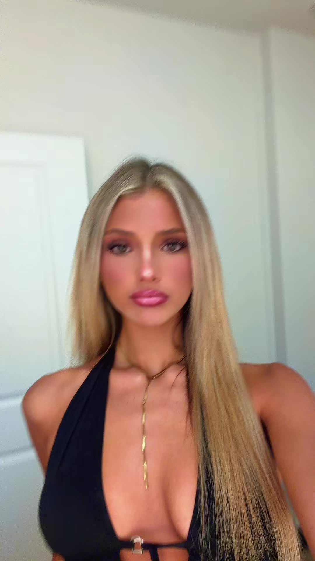 @elizabethadamek