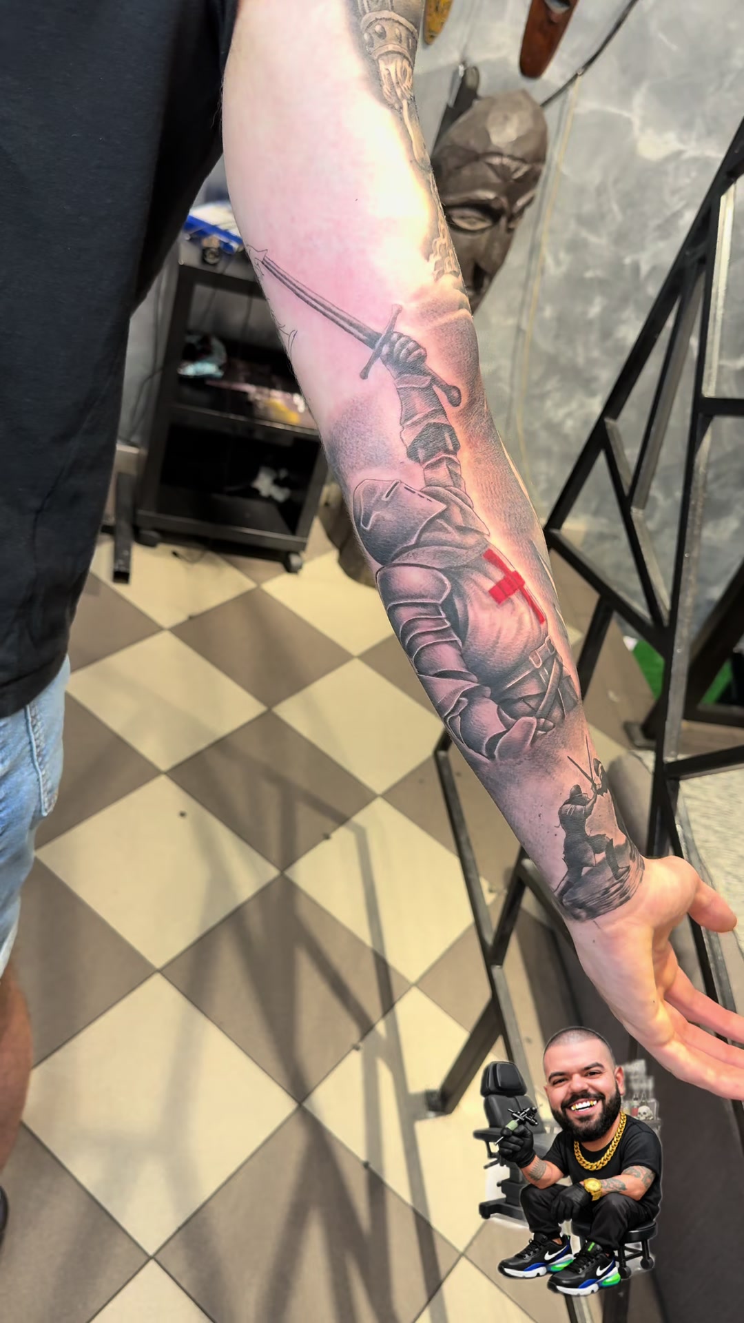 @* FIKULA • Tattoo Artist