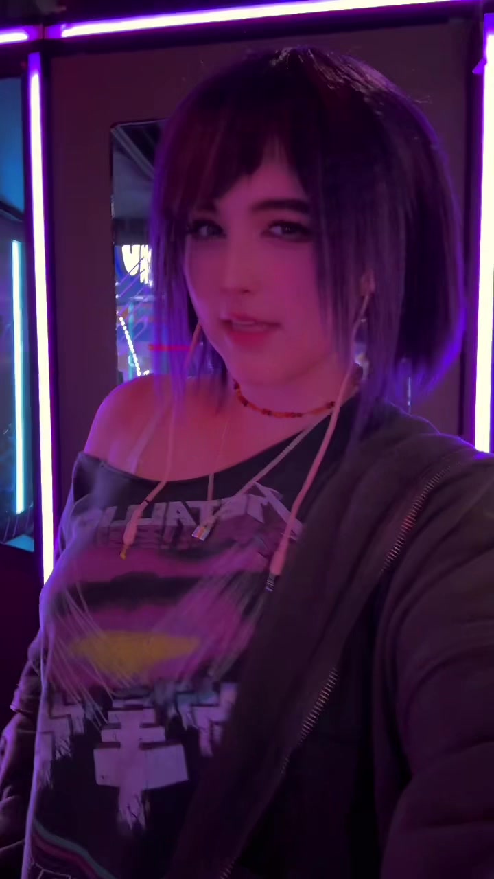 @AndeCosplays
