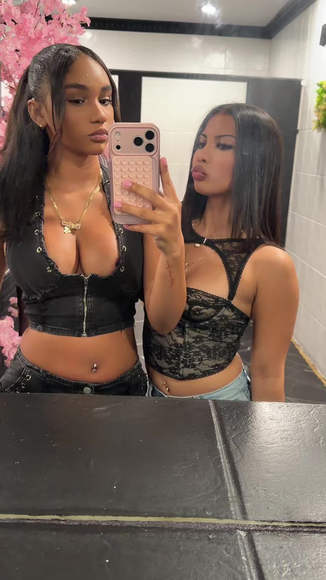 @angeliquee🖤