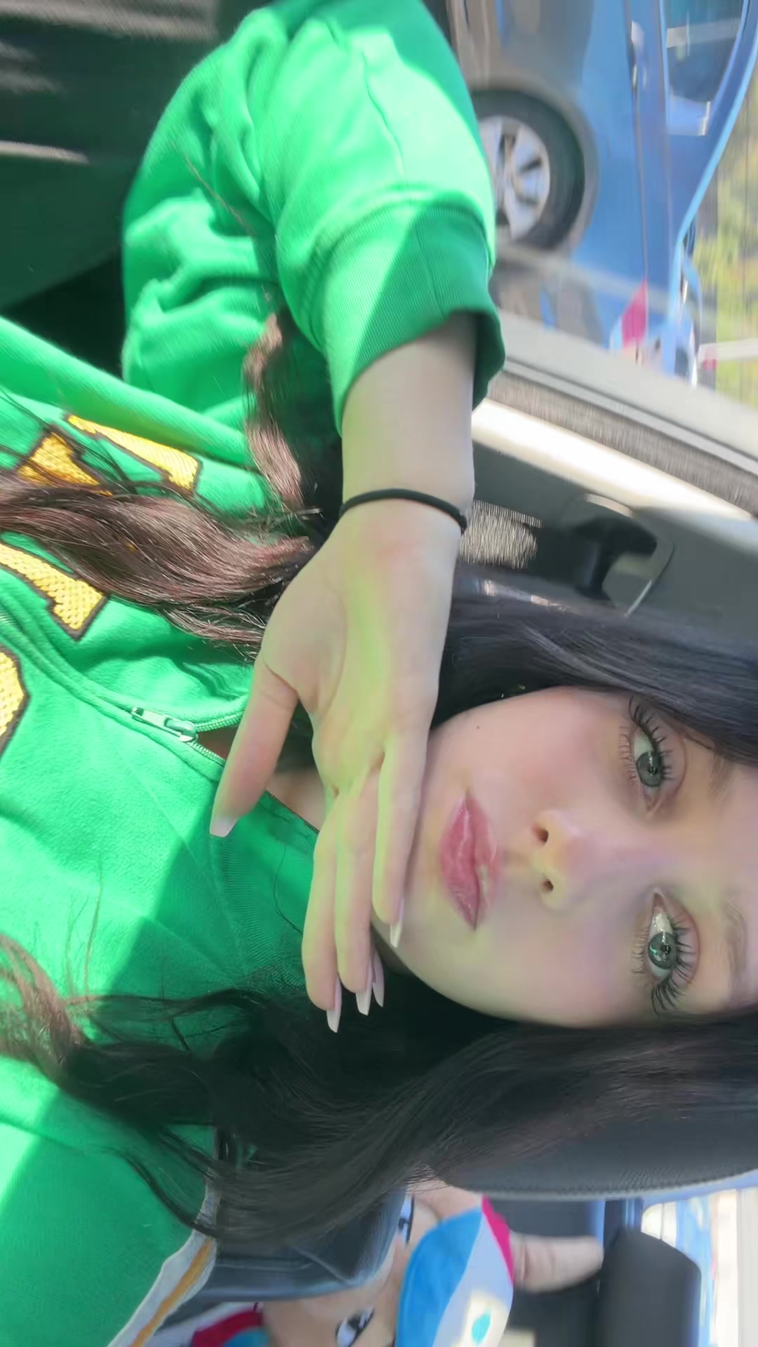 @Ava