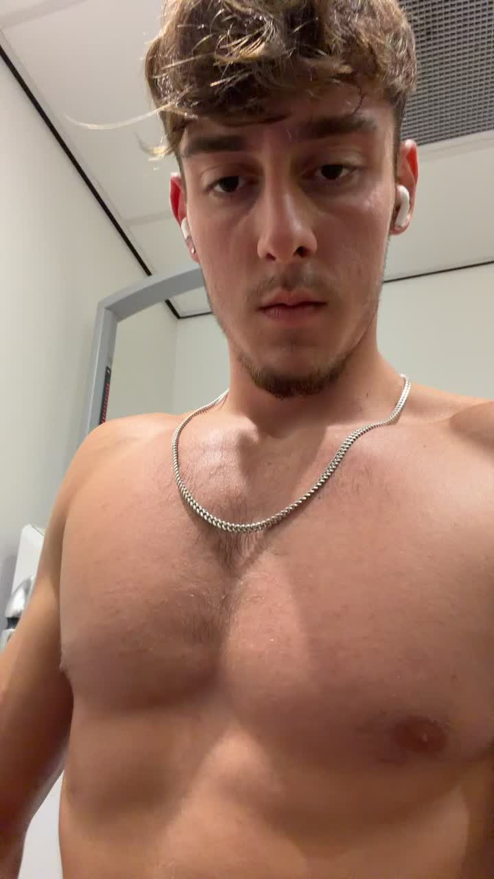 @Rh5T