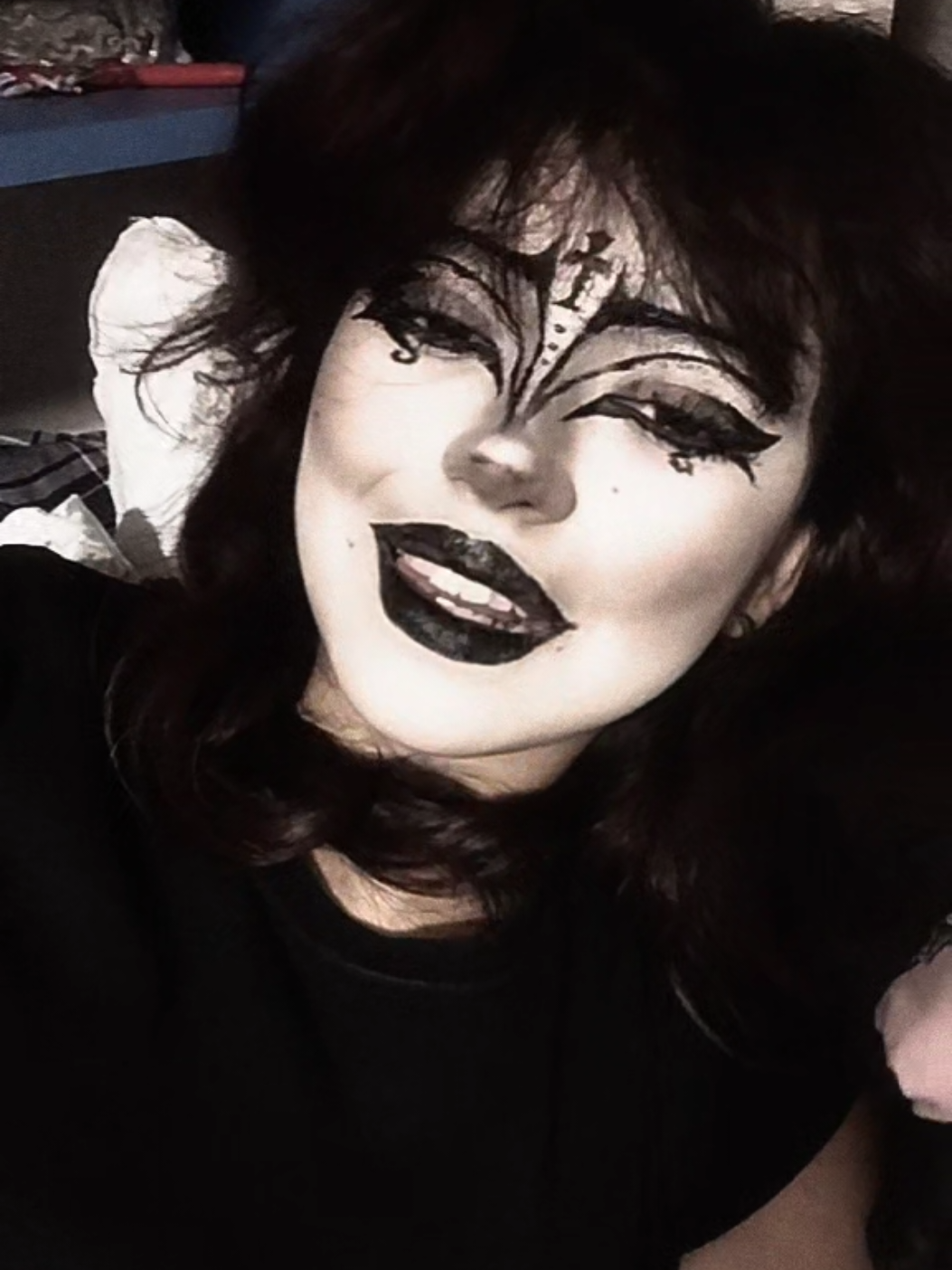 @YOUR CRAZY ALIEN 👾🖤