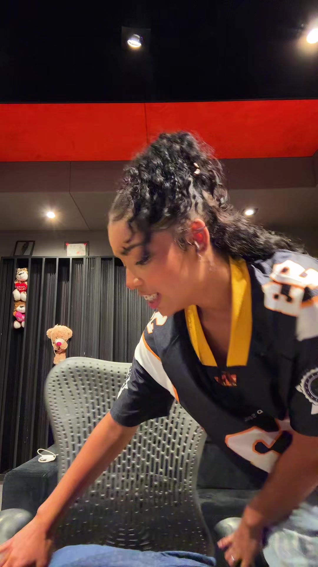 @evybaddiee