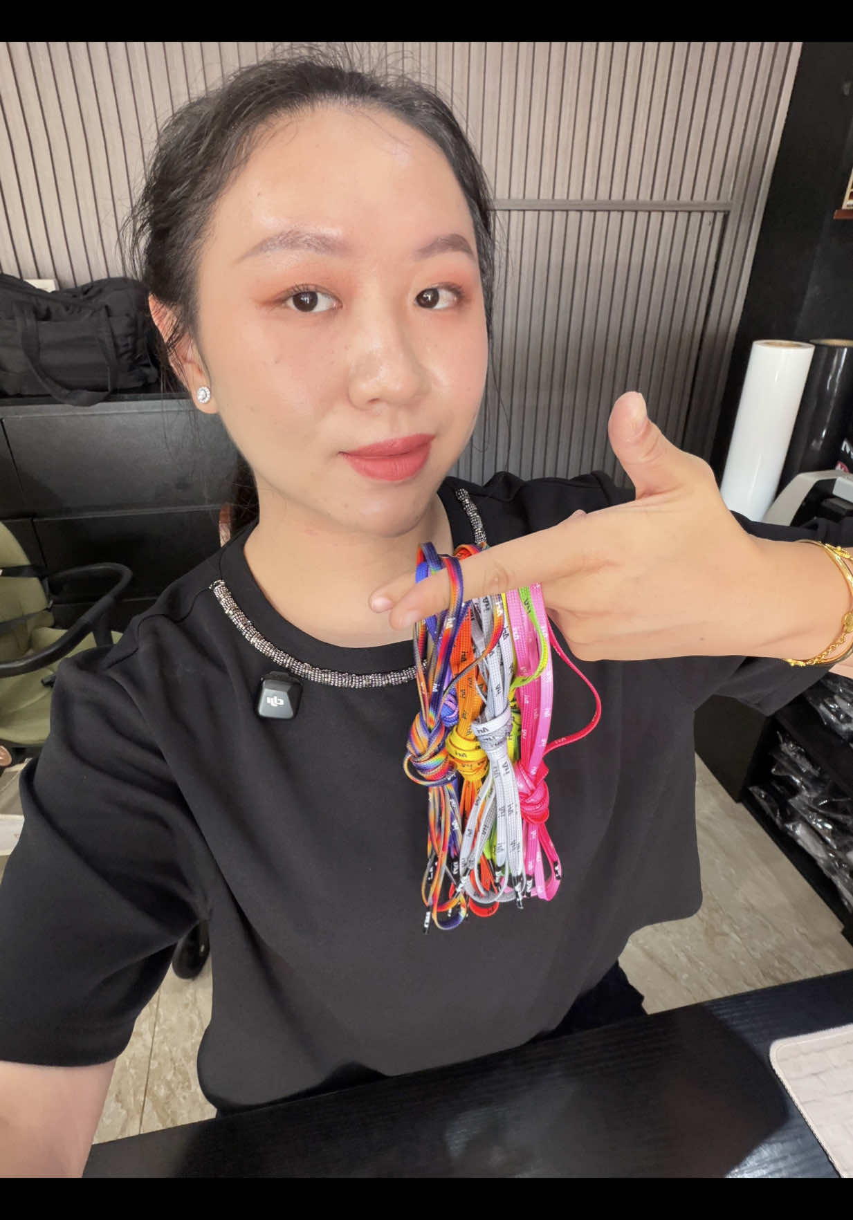 @ເຊີລີ້ ຂາຍເຄື່ອງກິລາ