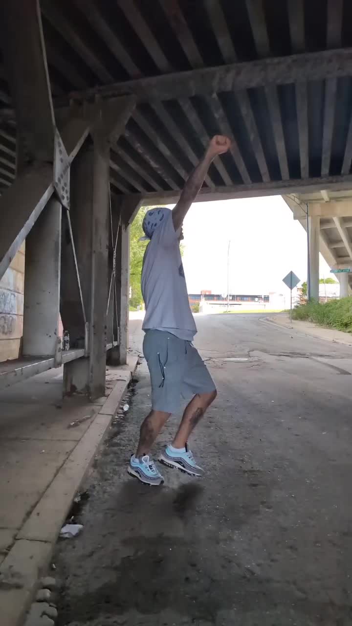 @Luckyee_thecreator