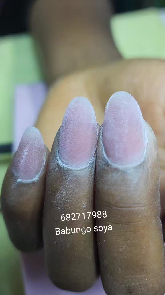 @Lashes and nails in Limbe
