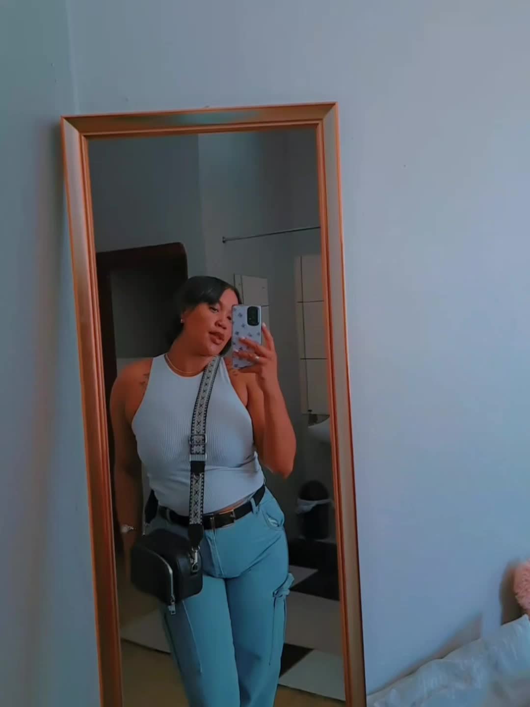 @S Y L V I A B O U T H .😌
