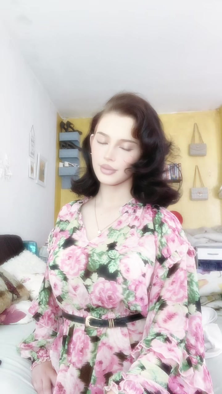 @𝒞ℯ𝓁𝒾𝓃ℯ