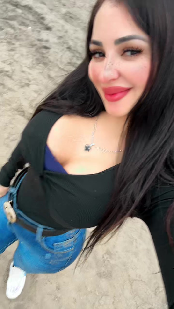 @viky_foxx
