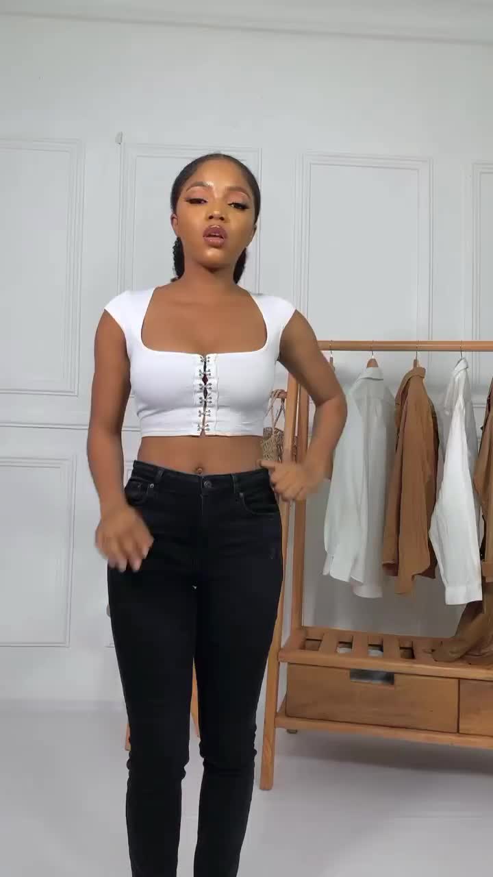 @Elena_Wilson