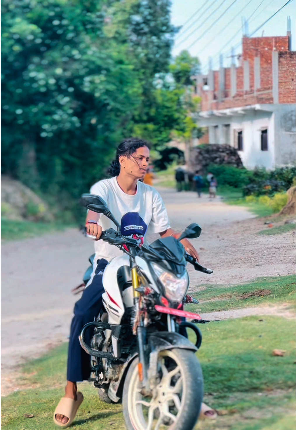 @🫶🤍AKASH🖤