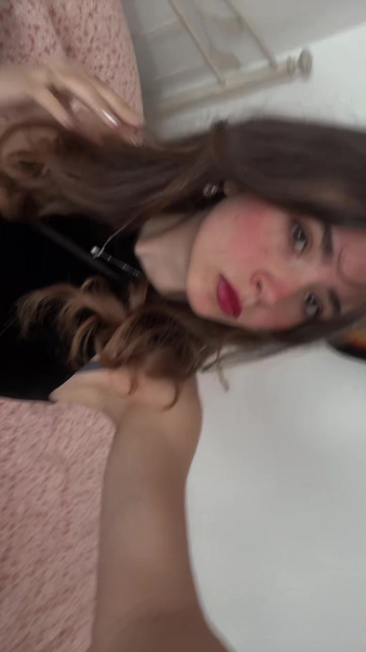 @&bull;ANNA APRILLE &bull;