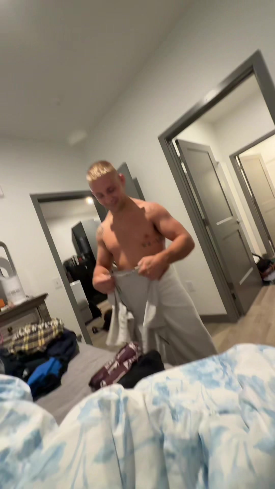 @chloehallllll