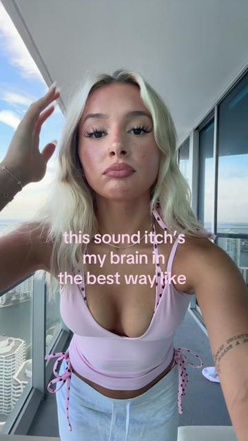 @emily rae โ