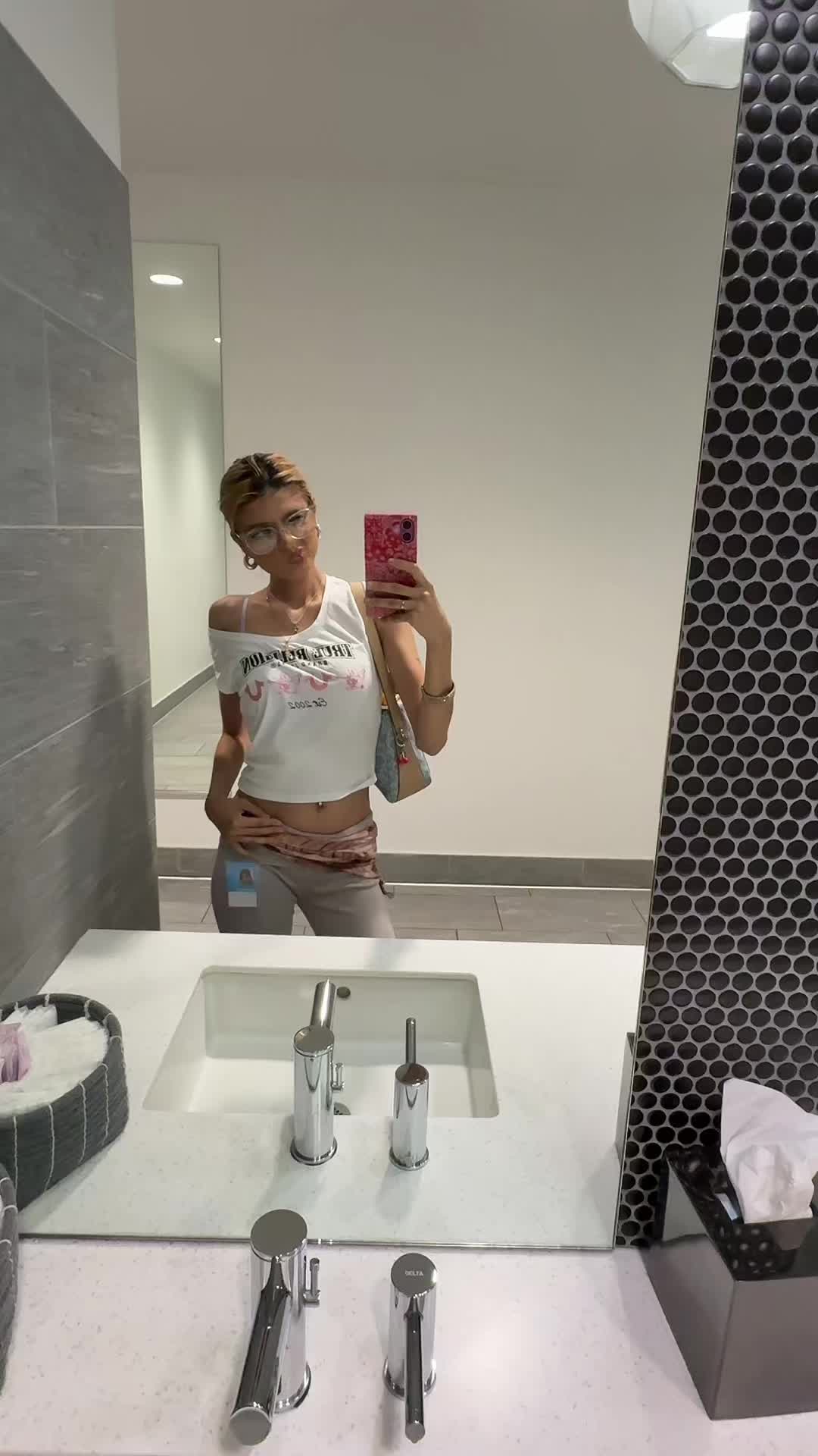 @ayanakoji