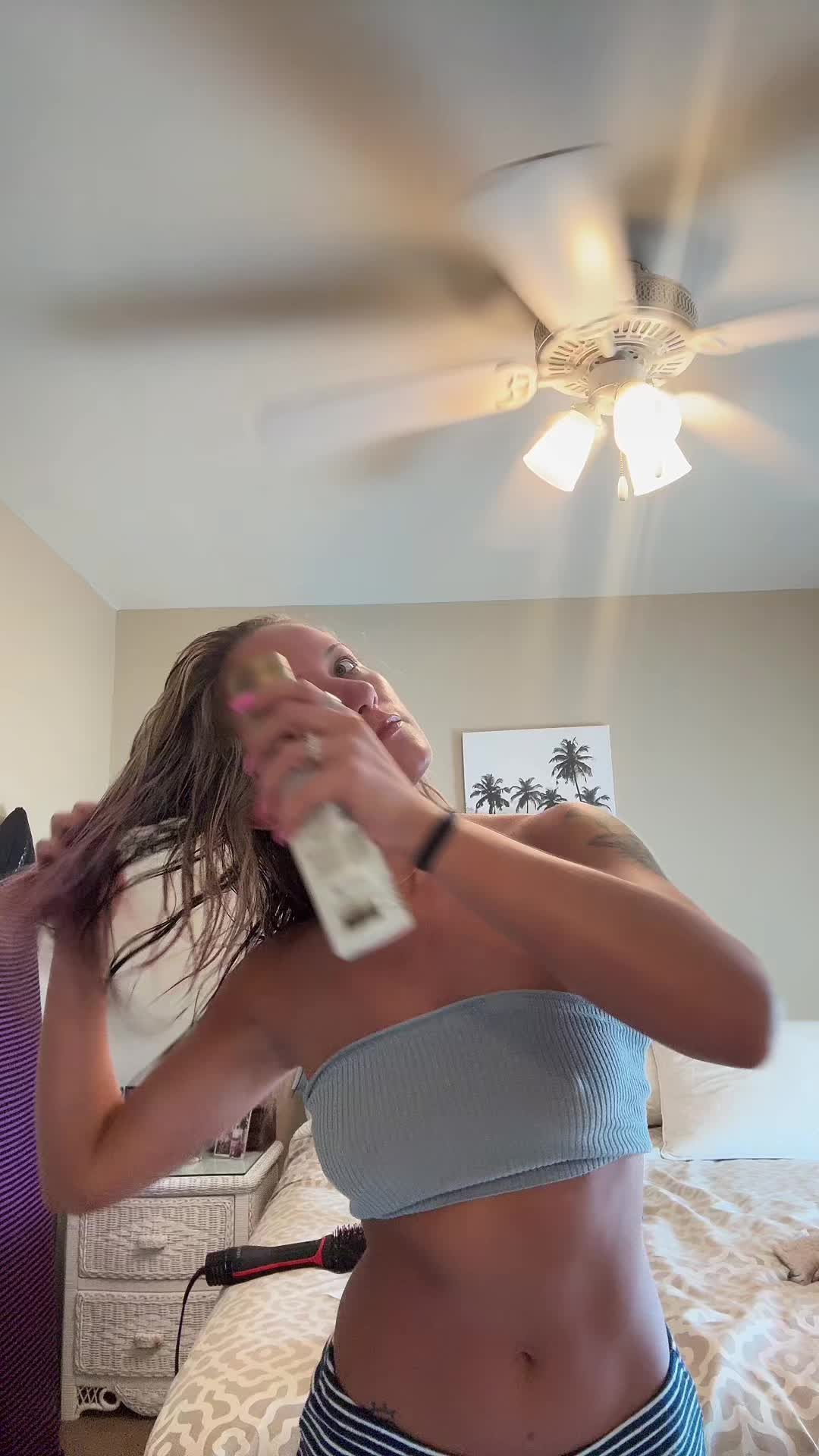 @anihayes