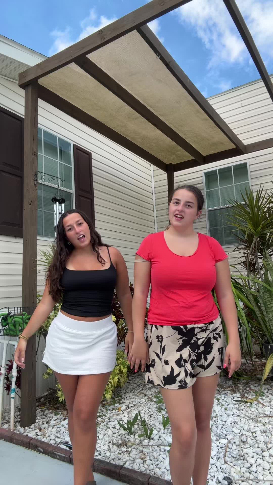 @bella